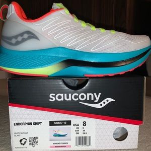 Saucony Endorphin Shift